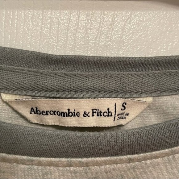 Abercrombie & Fitch Colorblock Pullover - Picture 3 of 4